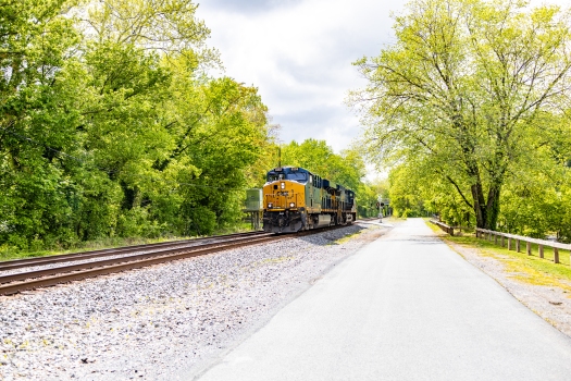 CSX ES44AC-H 3233 leading a light engine move at Point of Rocks